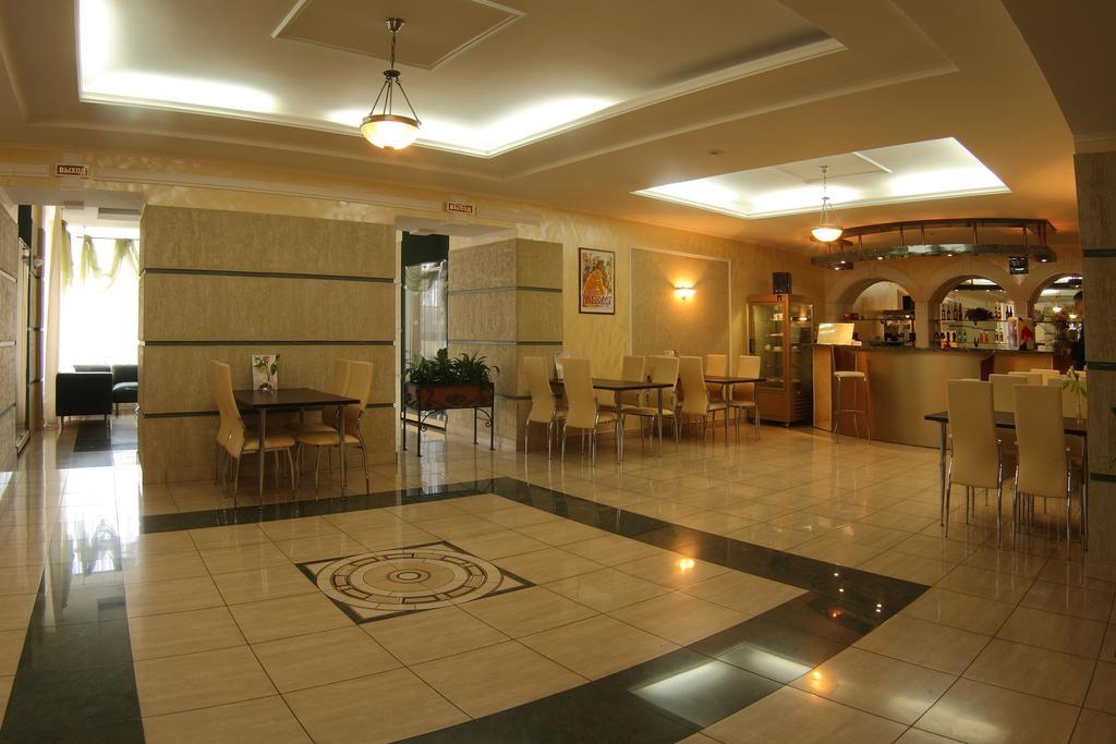 Almaz Hotel Čeljabinsk Esterno foto